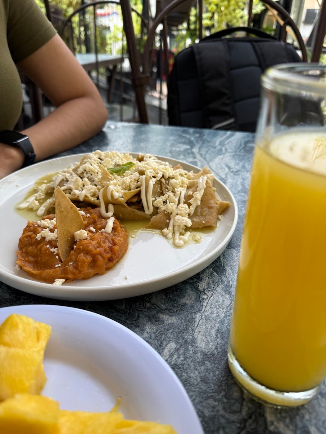 Desayuno con jugo de naranja